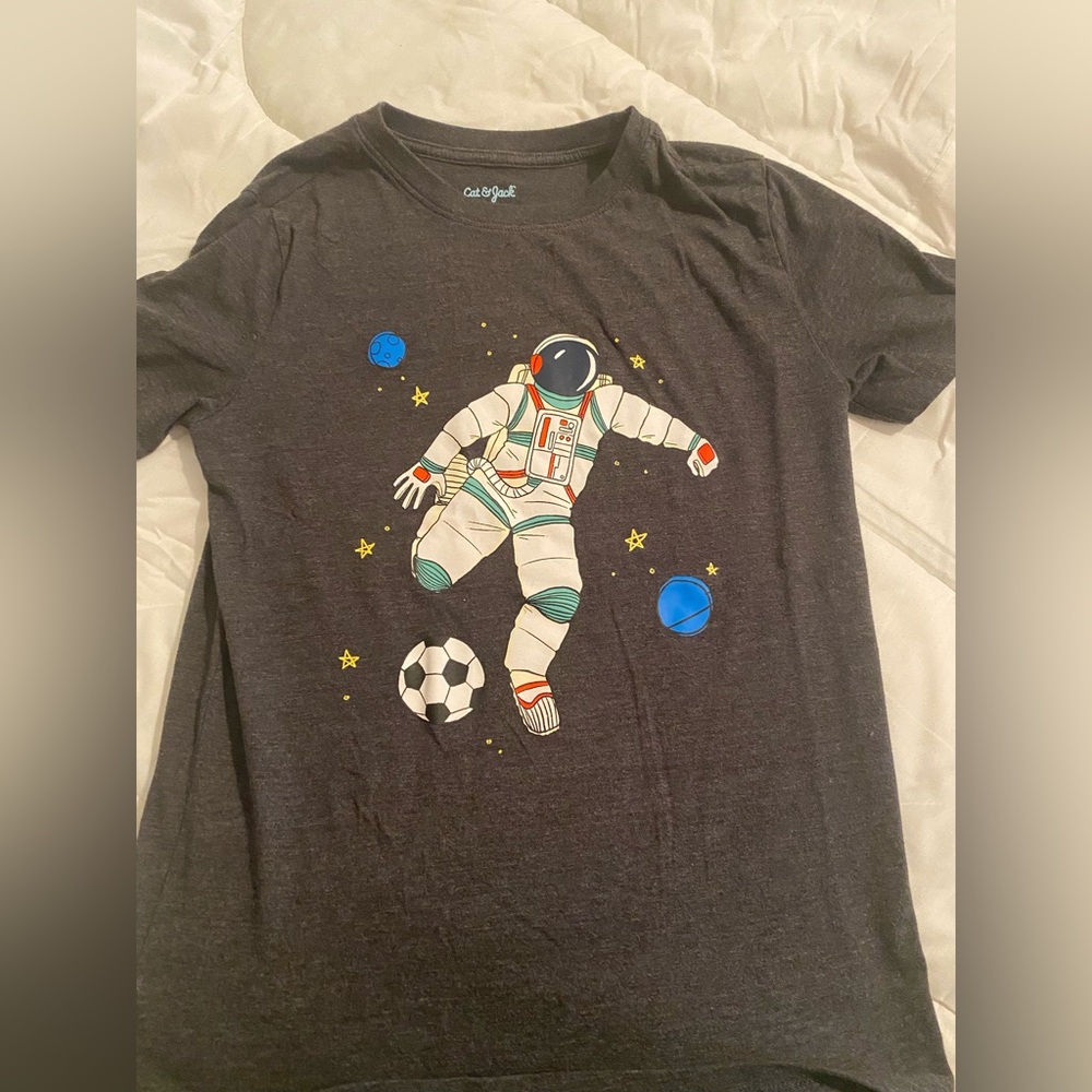 Cat & Jack astronaut t-shirt